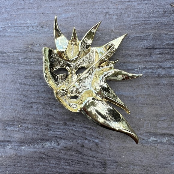 Gold Brooch - Picture 2 of 2